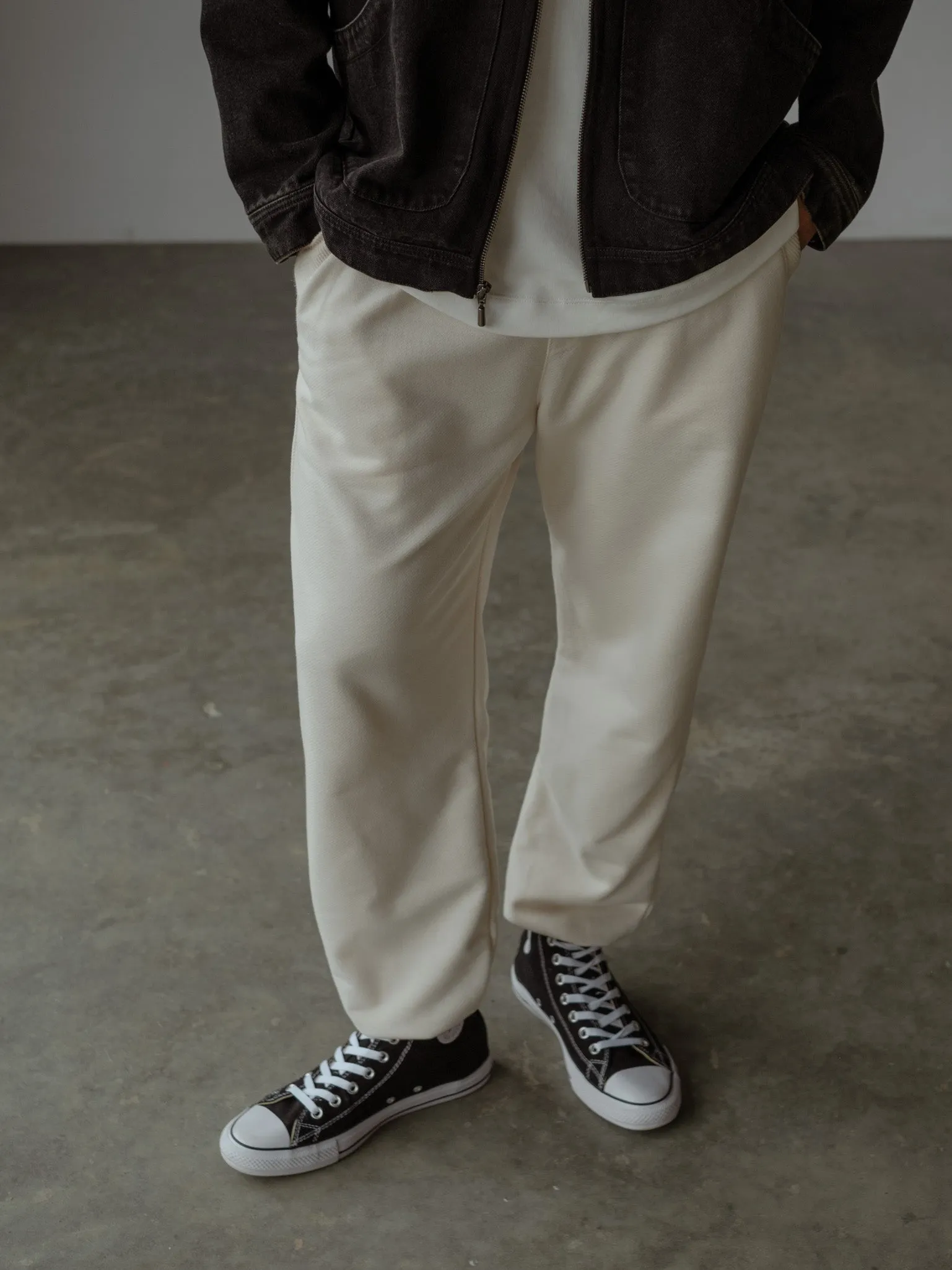 MEN MINIMAL JOGGER - CREAMY