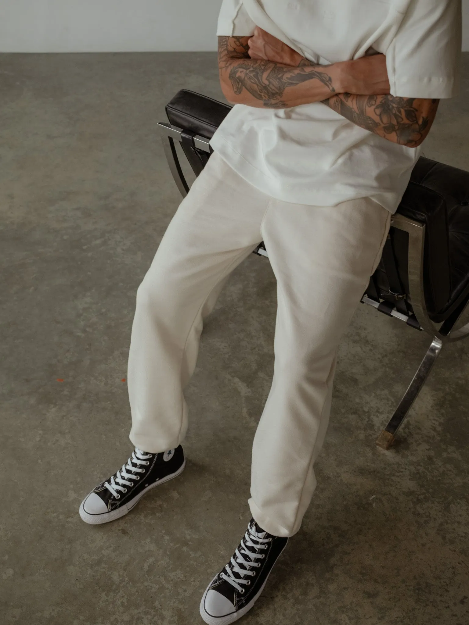 MEN MINIMAL JOGGER - CREAMY