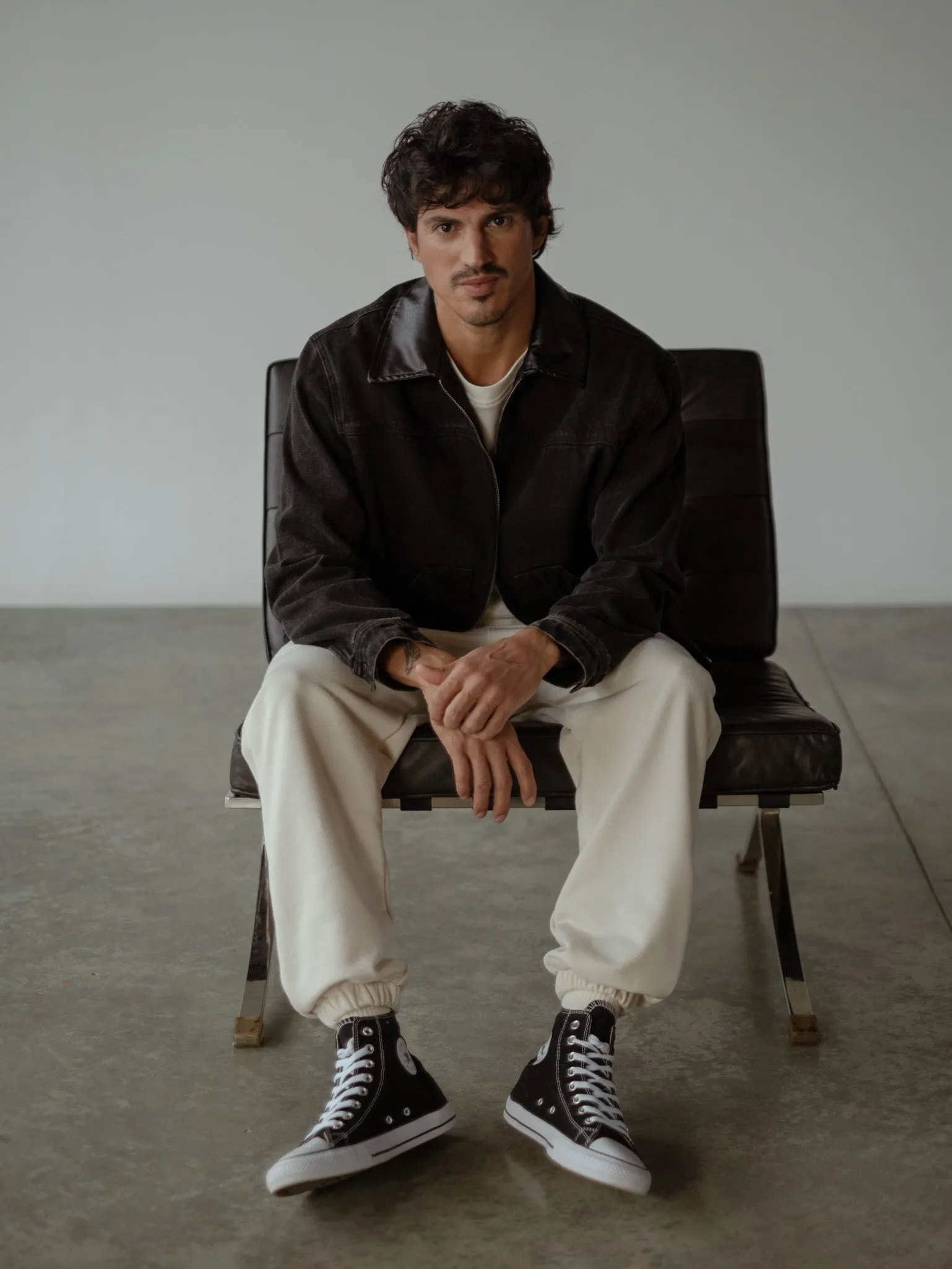 MEN MINIMAL JOGGER - CREAMY