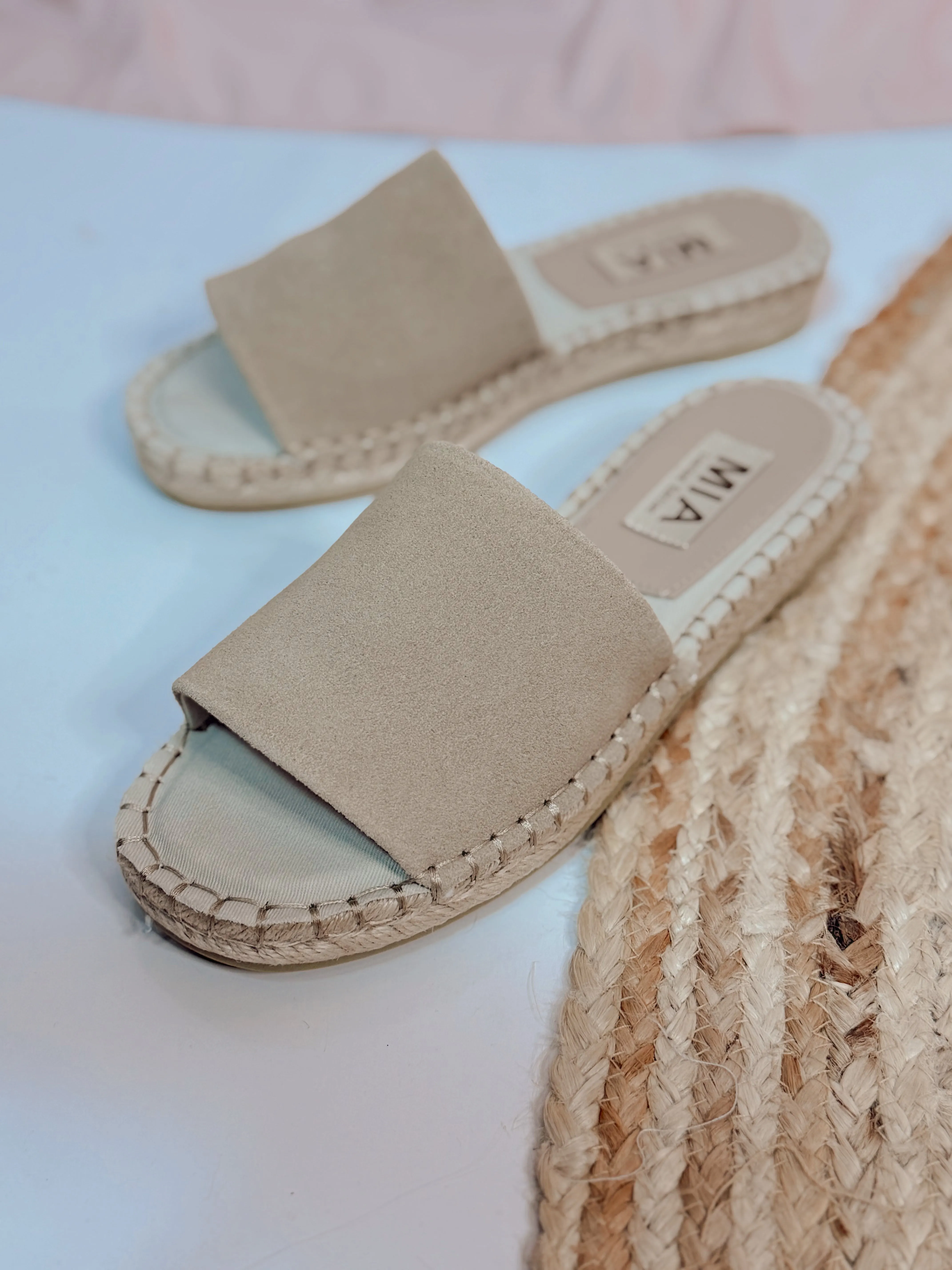 Noveli Suede Sandal - Taupe
