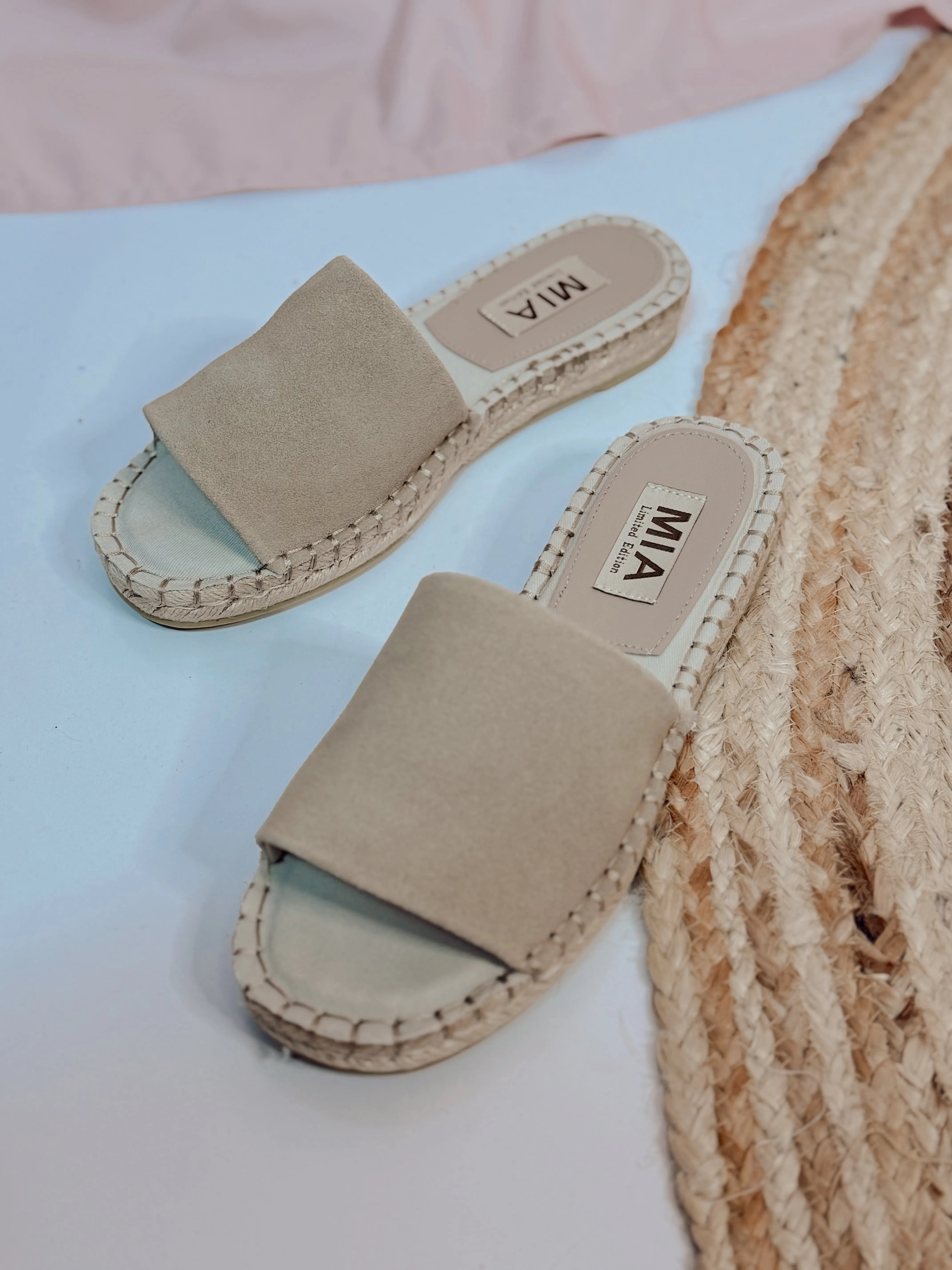 Noveli Suede Sandal - Taupe