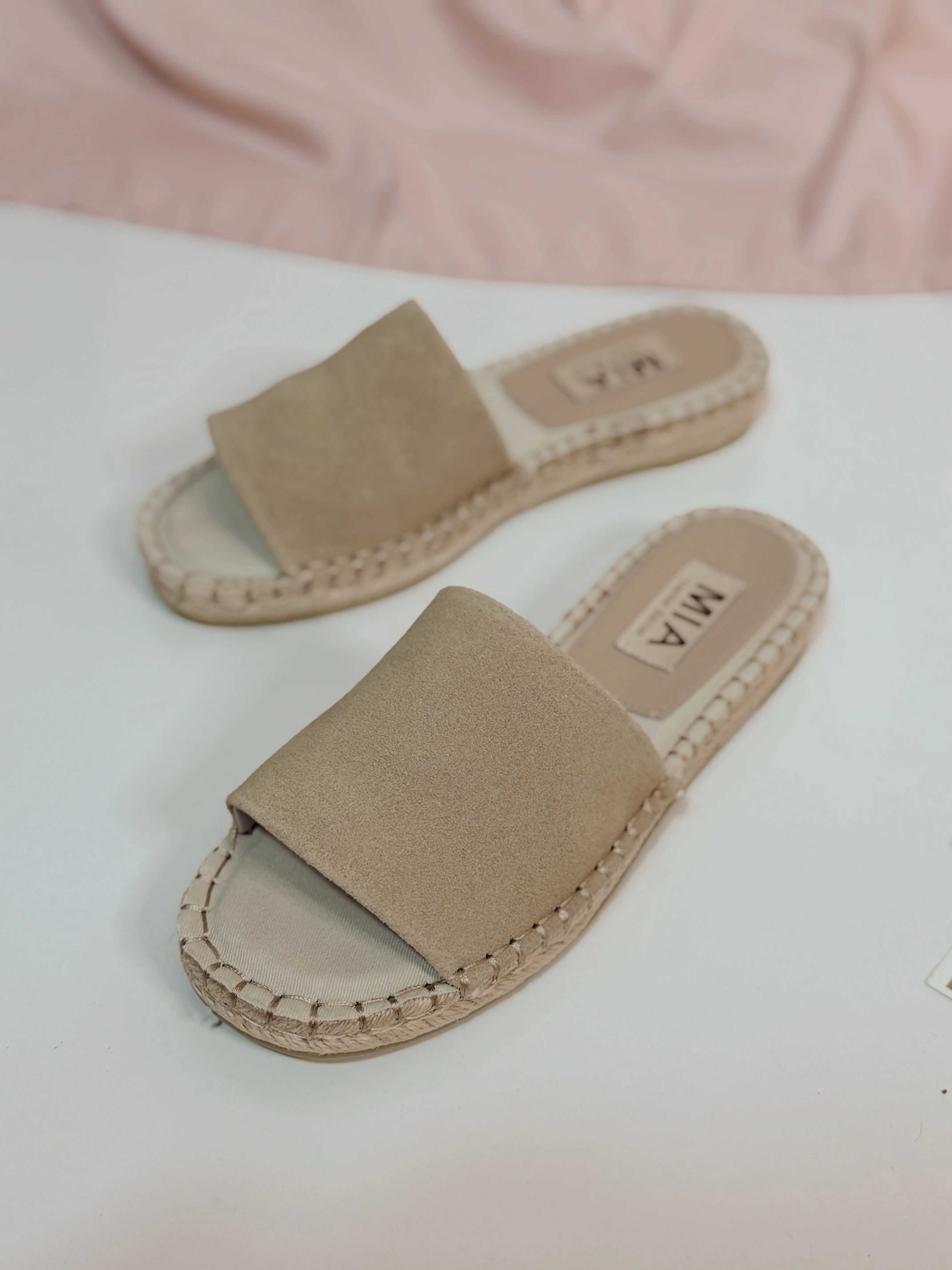 Noveli Suede Sandal - Taupe