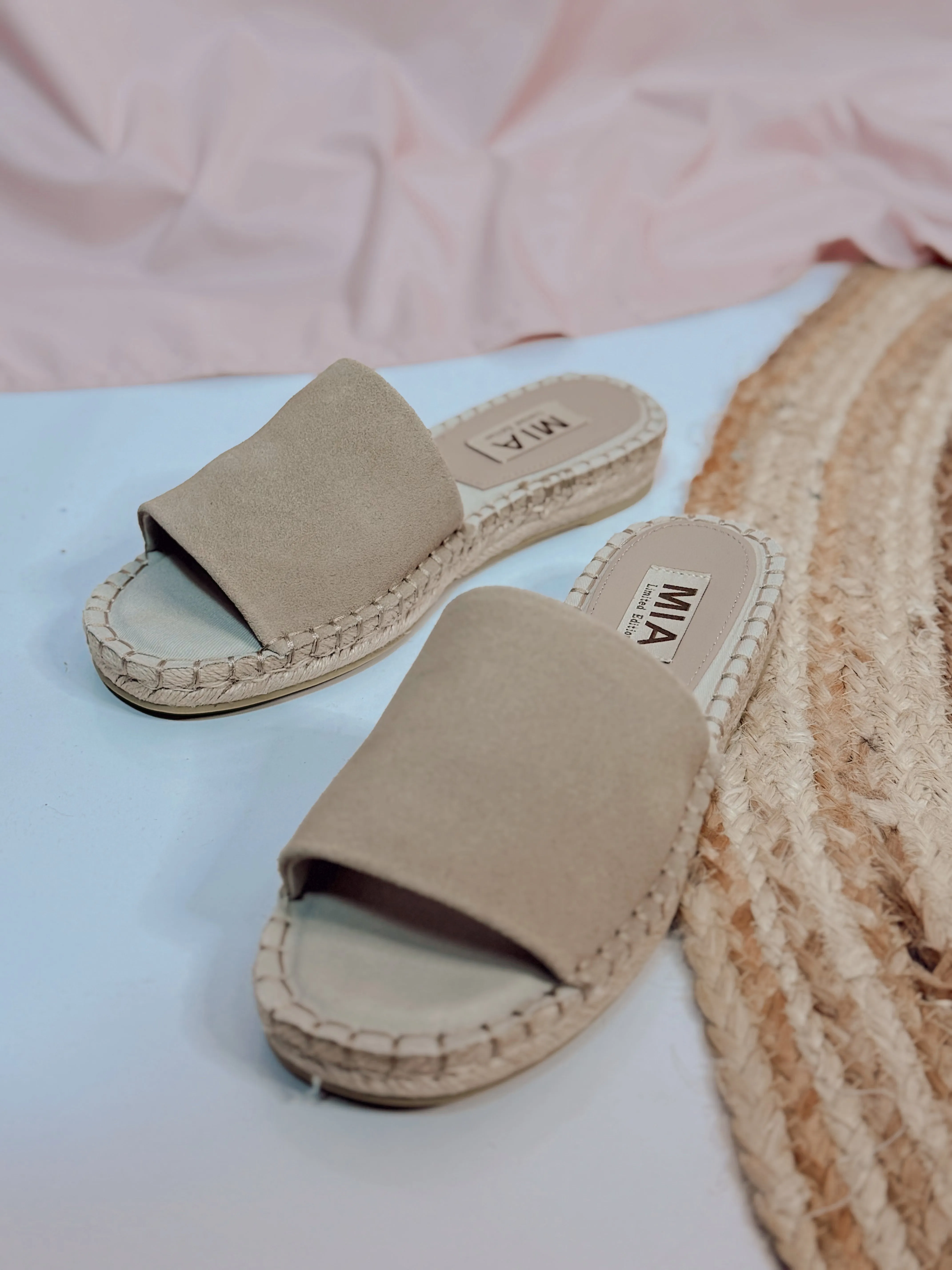 Noveli Suede Sandal - Taupe