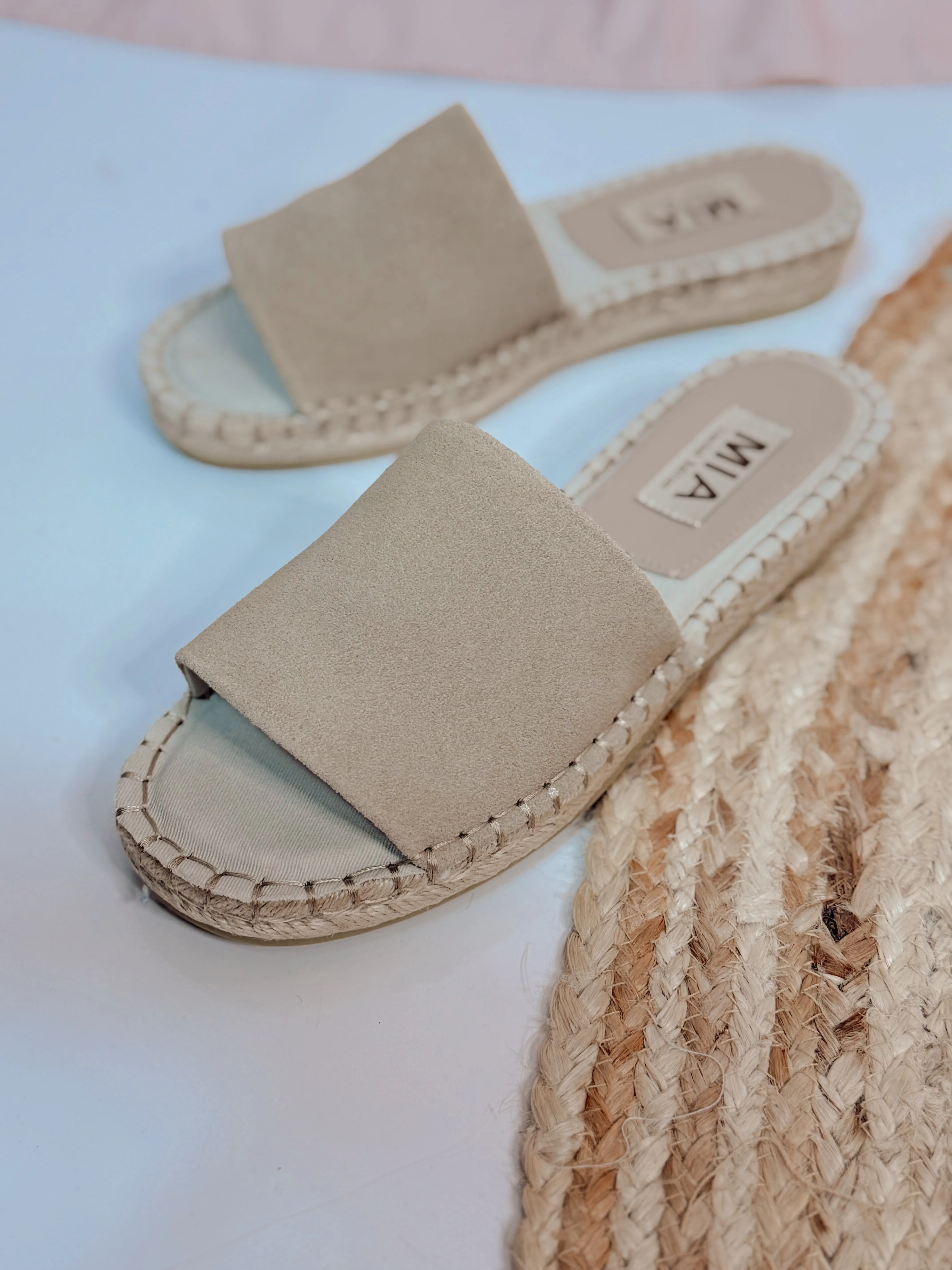 Noveli Suede Sandal - Taupe