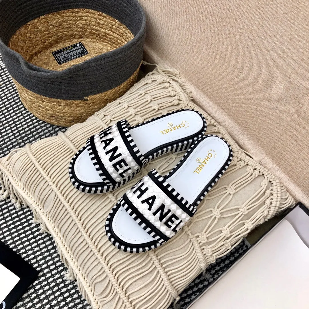 SE819 CC Slipper / Size4-10