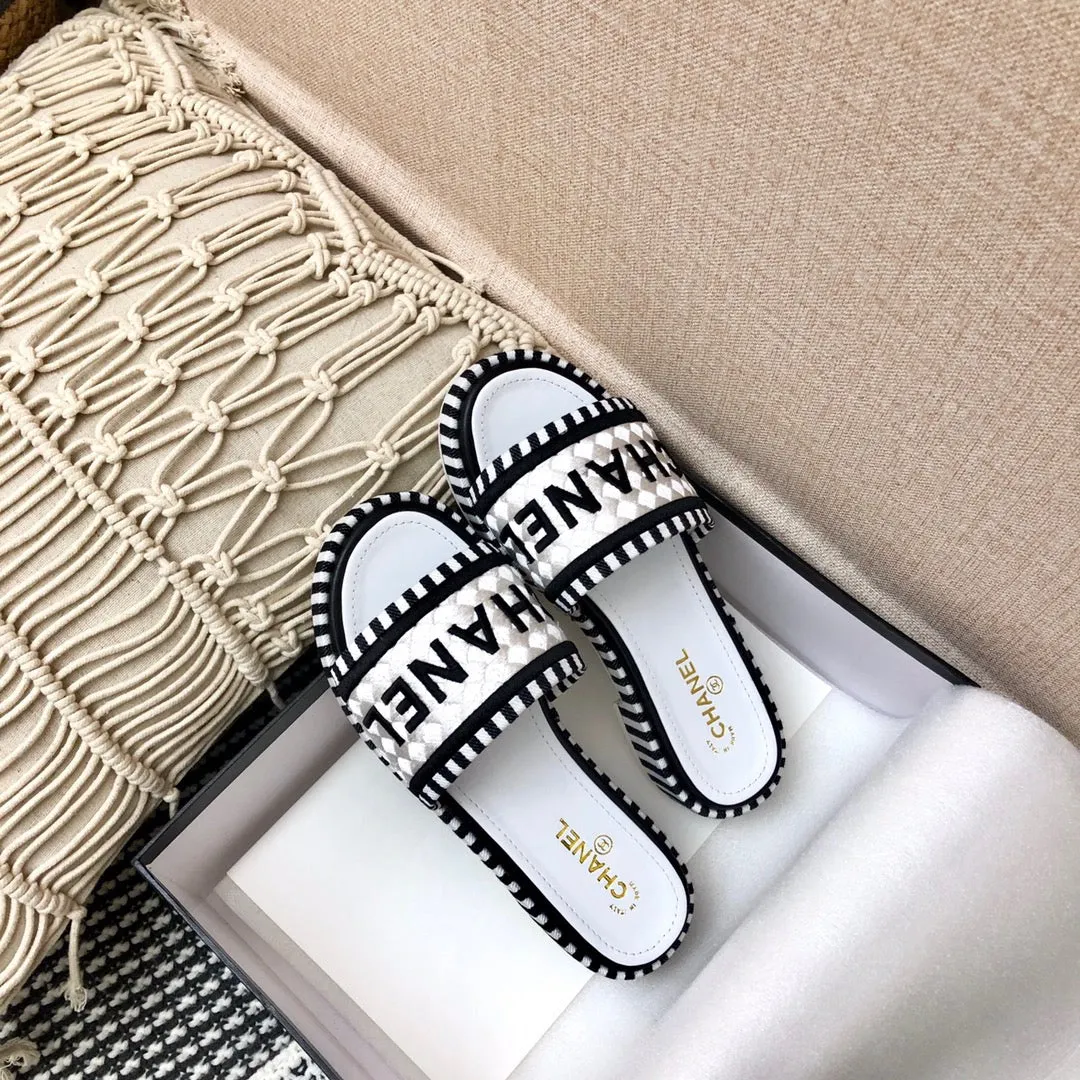 SE819 CC Slipper / Size4-10